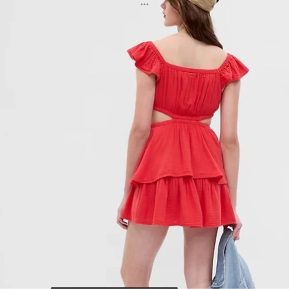 Beautiful Ruffle Hem Mini Dress ❤️ - Picture 3 of 6